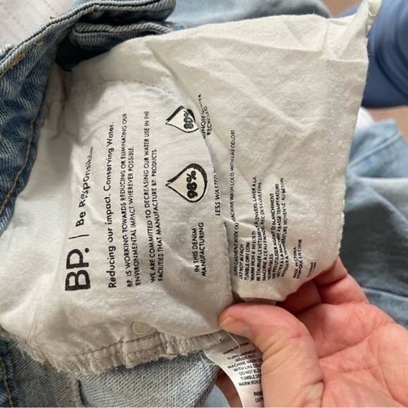 BP High Rise Button Fly Mom Jeans - Size 32 - Blue Light Vintage Wash - NWT - Picture 7 of 7